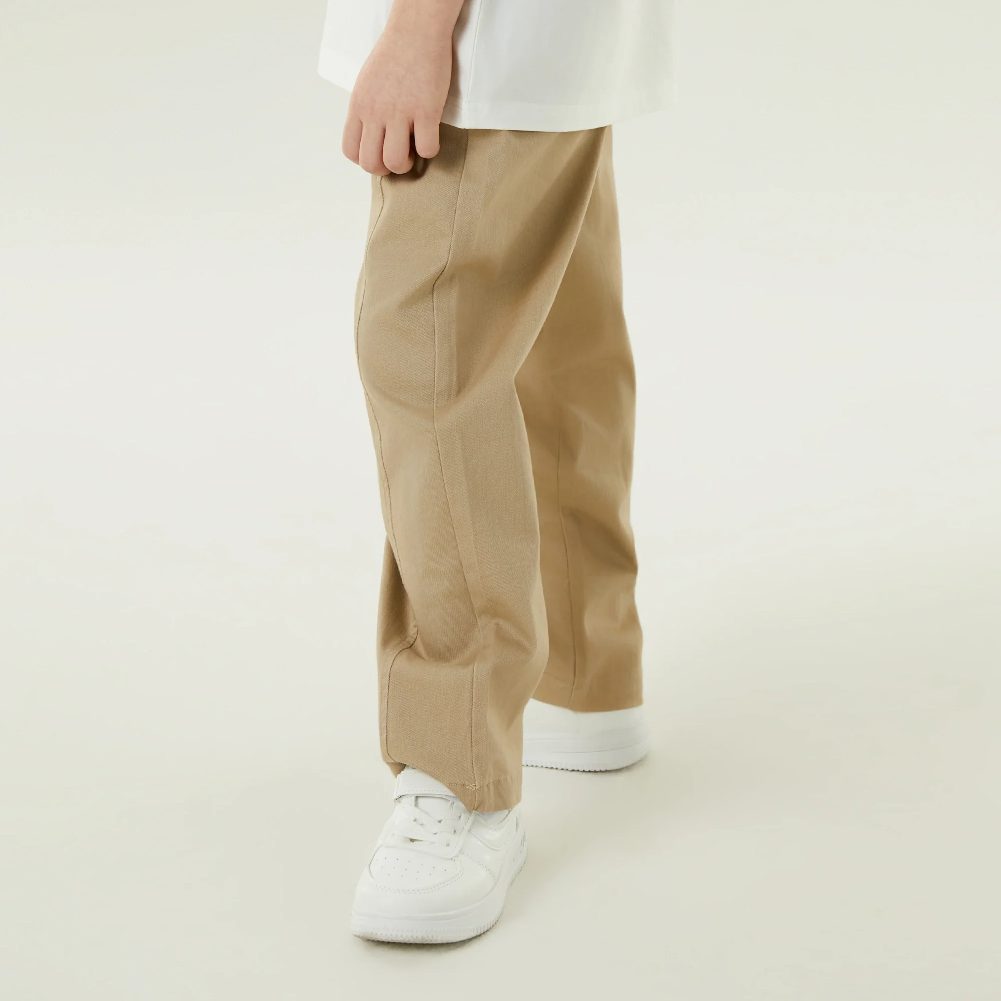 بنطال كاجوال مزين ببادج للأولاد - Image 4