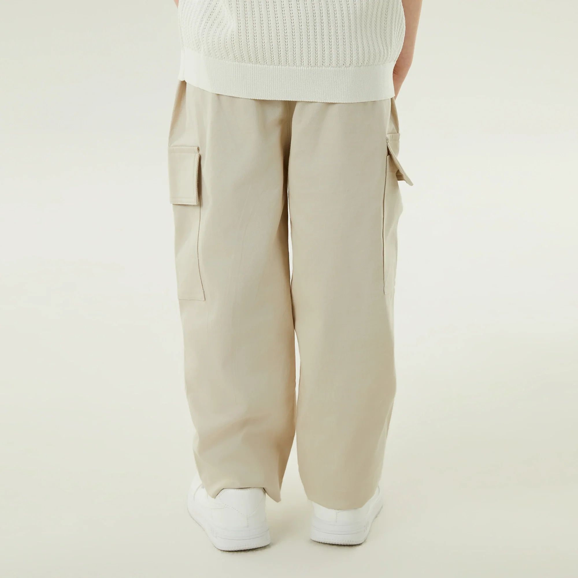 بنطال كاجوال مزين ببادج للأولاد - Image 8