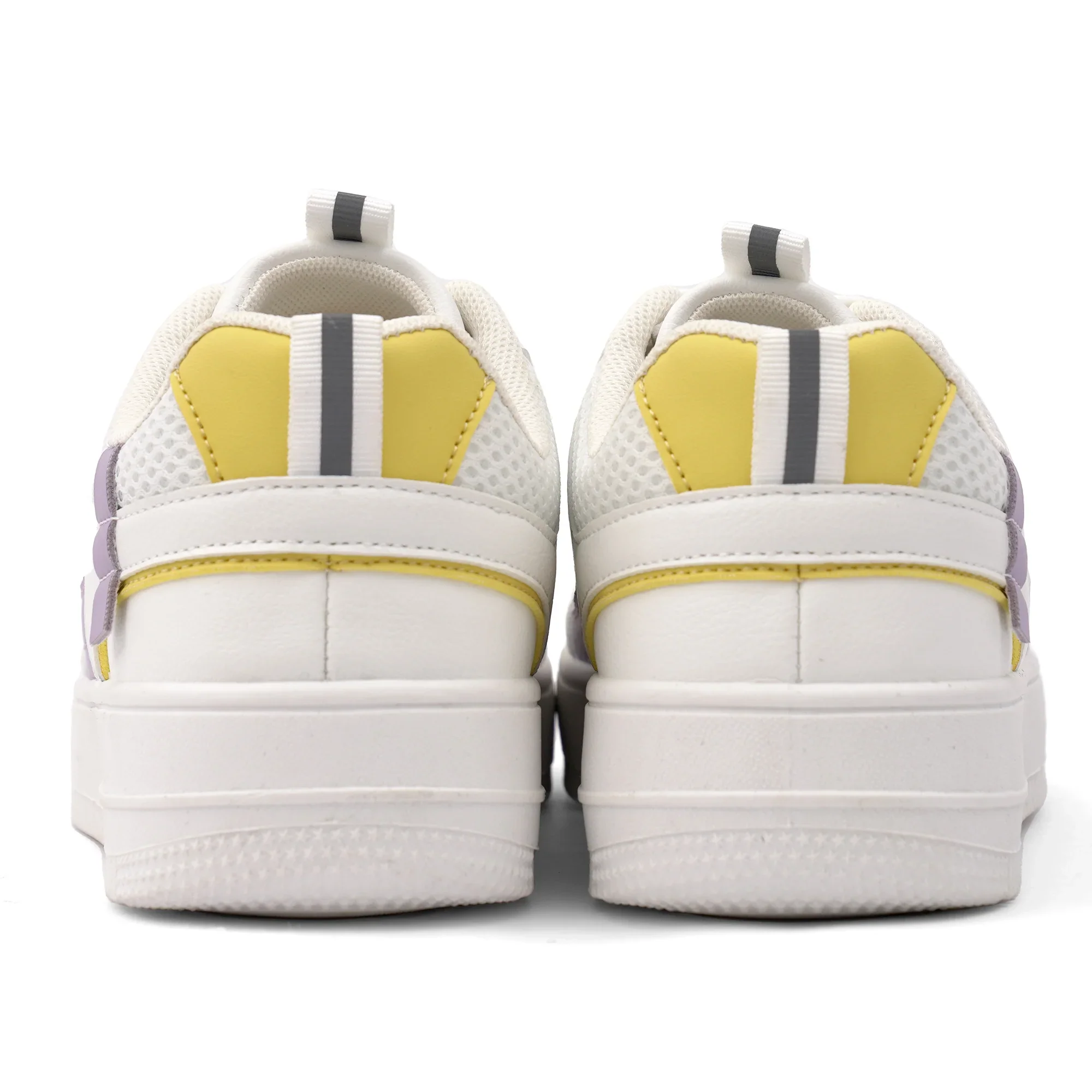 سنيكرز برباط للنساء مريح - Image 4